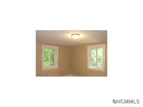 1732 Haywood Road - Photo 18