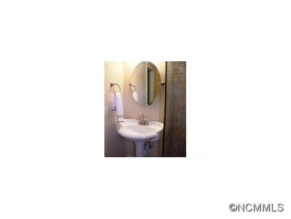 1732 Haywood Road - Photo 20