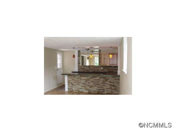 1732 Haywood Road - Photo 7