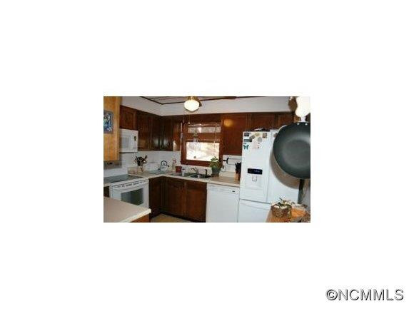 107 Lyndon - Photo 3