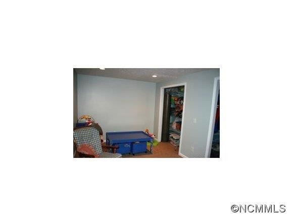 107 Lyndon - Photo 6
