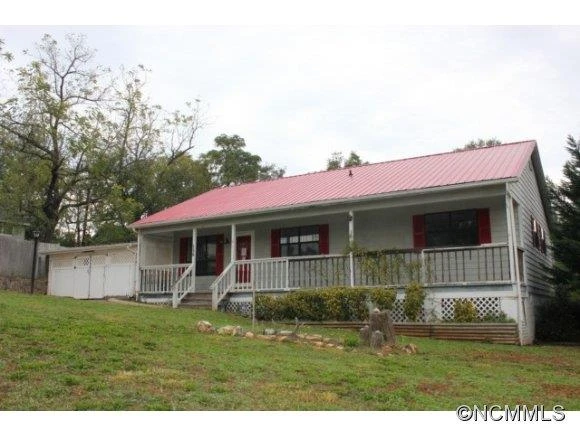 114 Falcon Lane