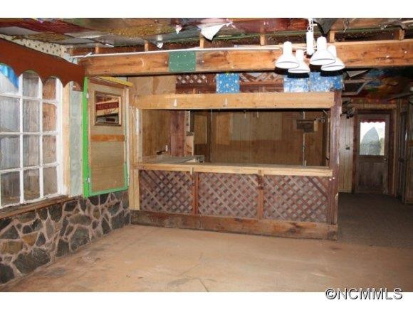 114 Falcon Lane - Photo 8