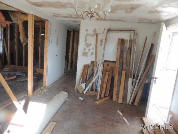 691 Whitesides Road - Photo 2
