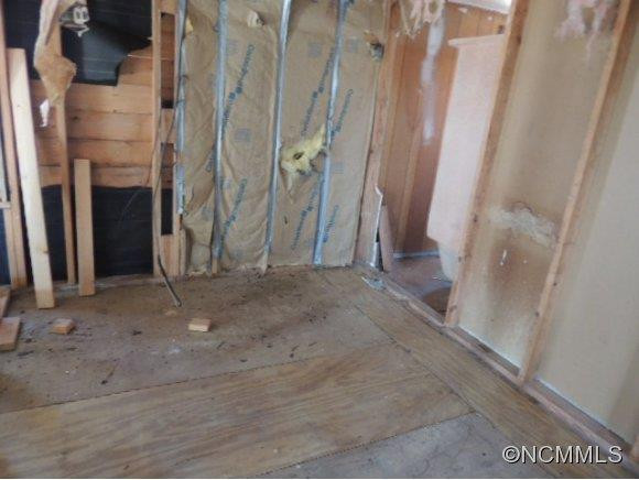 691 Whitesides Road - Photo 3