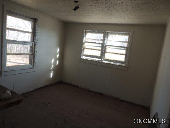 691 Whitesides Road - Photo 5