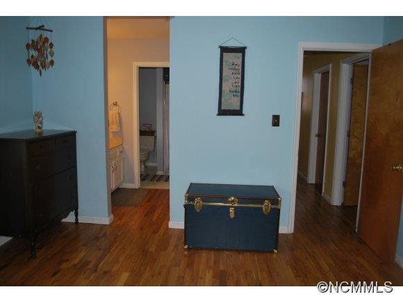 15 Mid Court - Photo 22