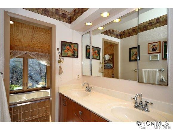112 Amakola Court - Photo 12