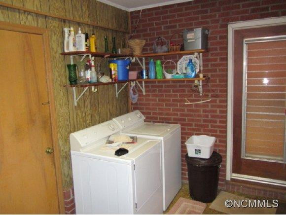 225 Wells Drive - Photo 2