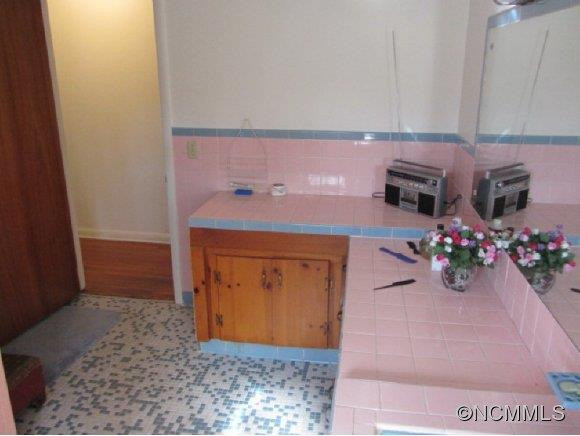225 Wells Drive - Photo 11