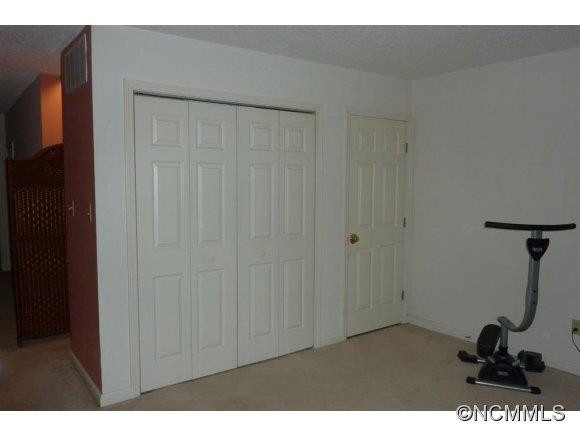 28 Foxberry Drive - Photo 17