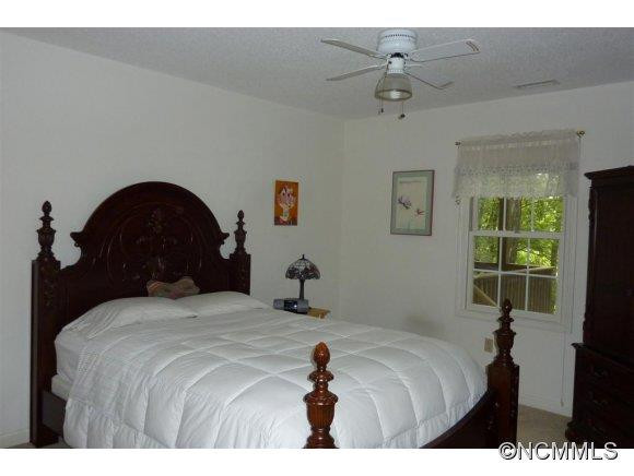28 Foxberry Drive - Photo 18