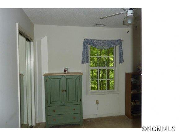 28 Foxberry Drive - Photo 19