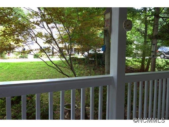 28 Foxberry Drive - Photo 3