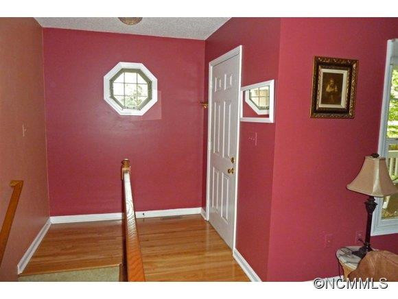 28 Foxberry Drive - Photo 4