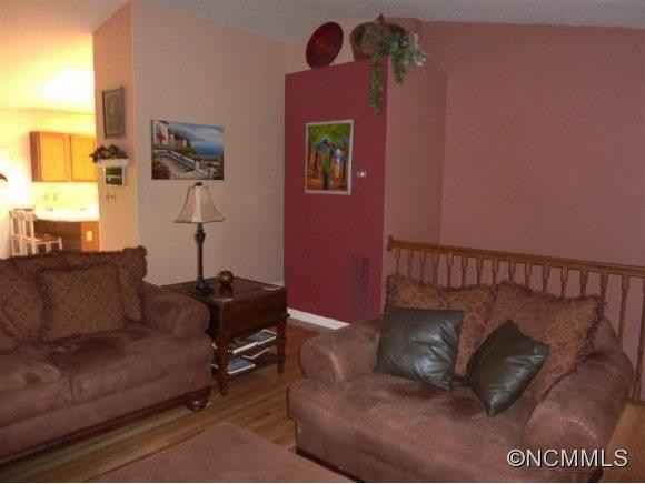 28 Foxberry Drive - Photo 7