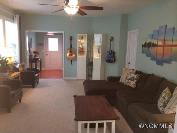 26 Daphne Drive - Photo 2