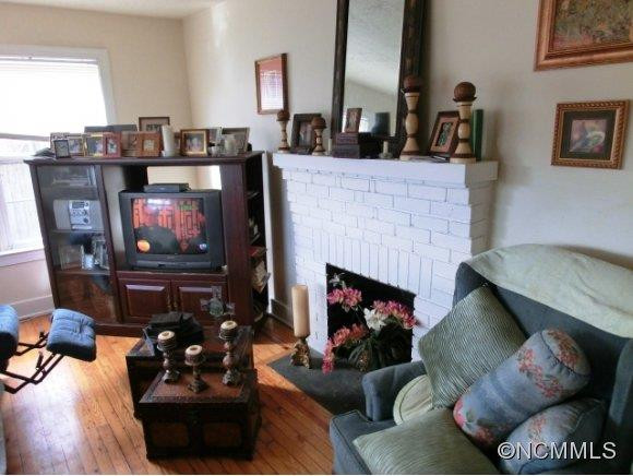 16 Marigold St - Photo 2