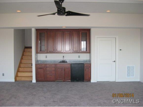 64 Summit Hill Road - Photo 9