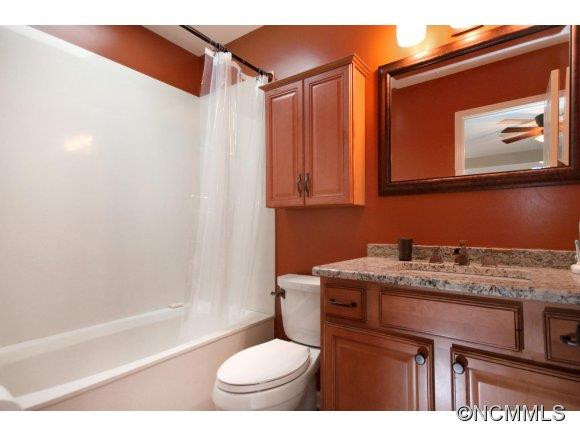 2 Bassett Road - Photo 17