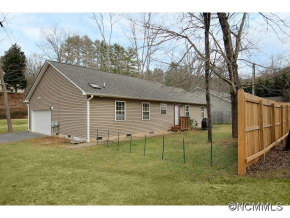 2 Bassett Road - Photo 18