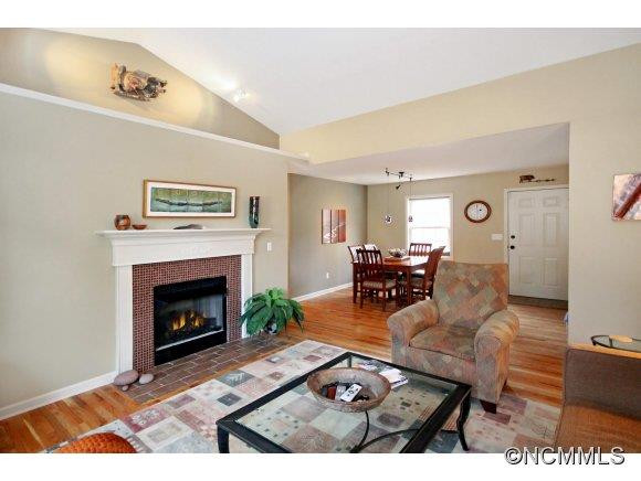 2 Bassett Road - Photo 5