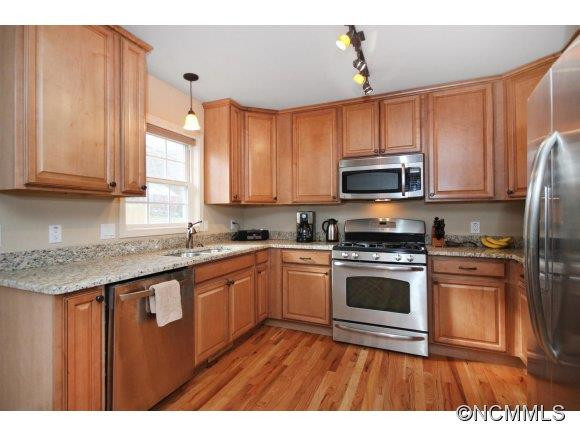 2 Bassett Road - Photo 8