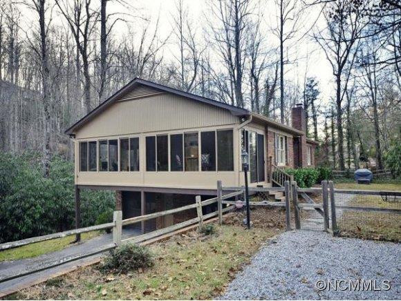 301 ROSEWOOD LANE