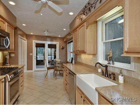 301 ROSEWOOD LANE - Photo 7
