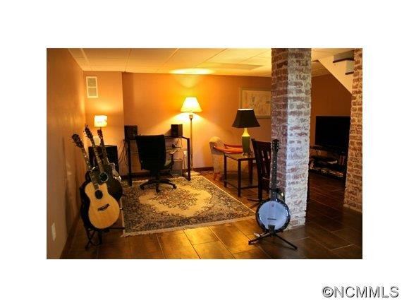 1202 Highland Avenue - Photo 21