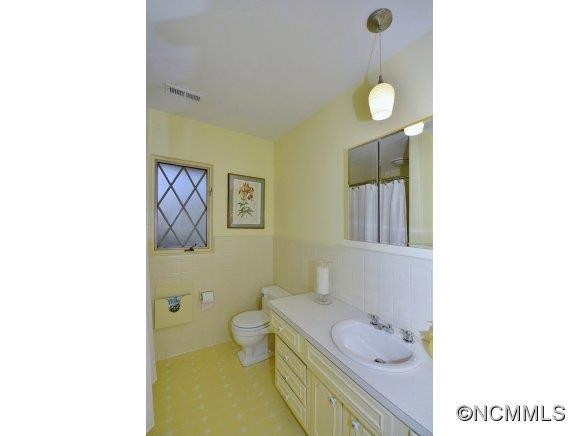 201 Waynewood Drive - Photo 15