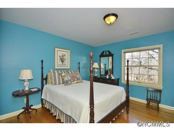 201 Waynewood Drive - Photo 16