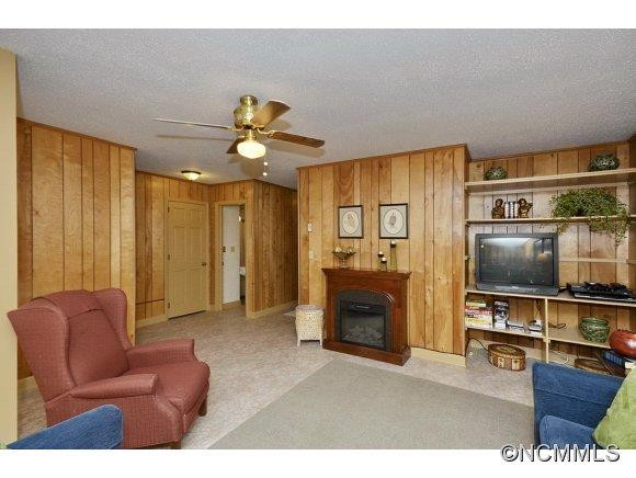 201 Waynewood Drive - Photo 17