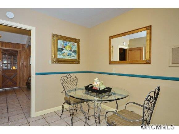 201 Waynewood Drive - Photo 8