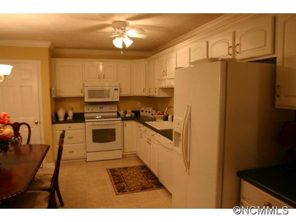 118 Country Woods Drive - Photo 5