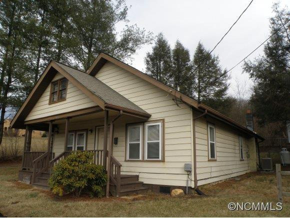 1142 Charlotte Hwy