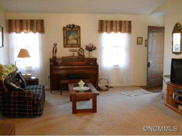 33 Resada Drive - Photo 2