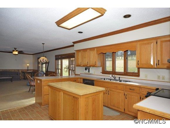 395 Hugh Massie Road - Photo 5