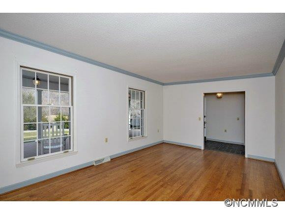 395 Hugh Massie Road - Photo 7