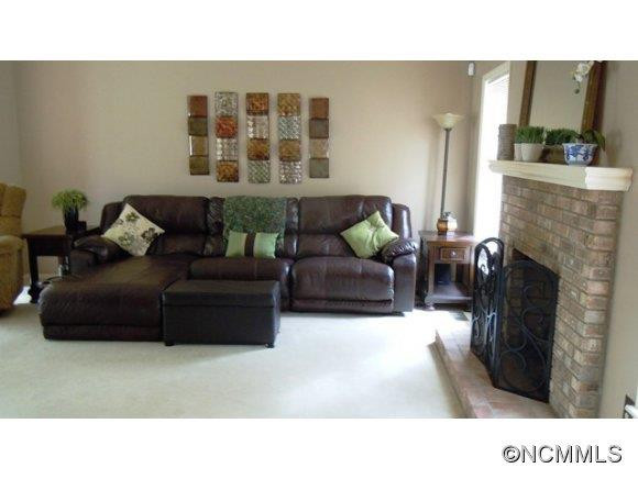 120 Haywood Knolls Drive - Photo 2