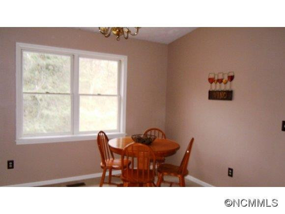 120 Haywood Knolls Drive - Photo 4