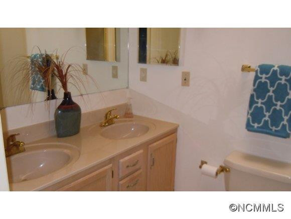 120 Haywood Knolls Drive - Photo 9