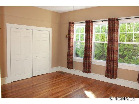 405 Shepherd Street - Photo 8