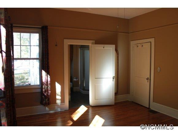 405 Shepherd Street - Photo 9
