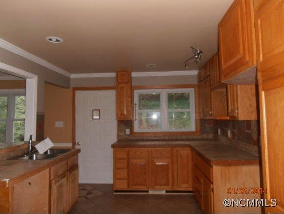 738 Gallimore Road - Photo 5