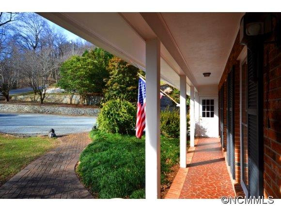 400 Meadowlark Drive - Photo 2