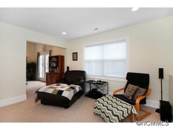 14 Avon Ave - Photo 18