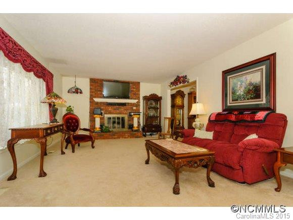 8 High Meadows - Photo 5