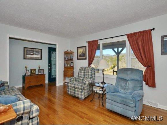 589 BRUSH CREEK ROAD - Photo 3