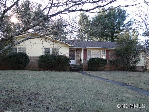 7 Holly Hill Court